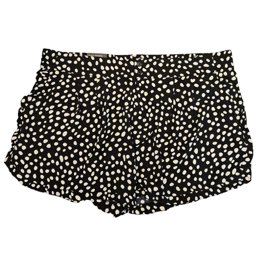 Size 24W High Rise Black/White Polka Dot Shorts